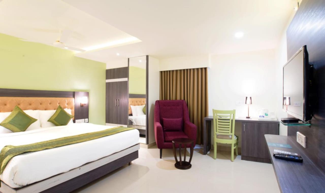 Olive Tree Hotel Виджаявада Экстерьер фото