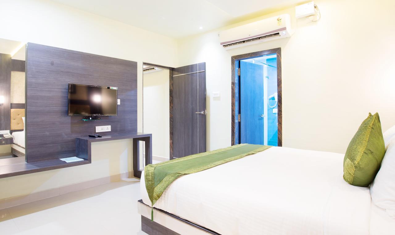 Olive Tree Hotel Виджаявада Экстерьер фото