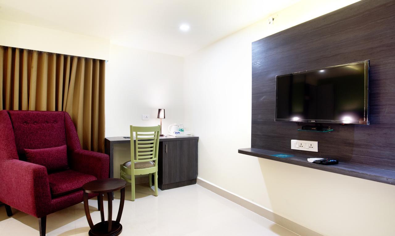 Olive Tree Hotel Виджаявада Экстерьер фото